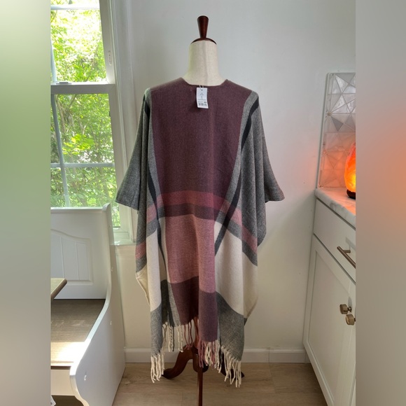 NWT Three Dots Cashmere/Wool Blend Celine Burgundy Plaid Blanket Scarf Poncho - Picture 6 of 12